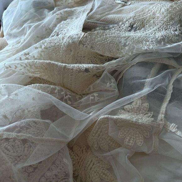 Ultra pink mesh embroidered boho top - Picture 8 of 8